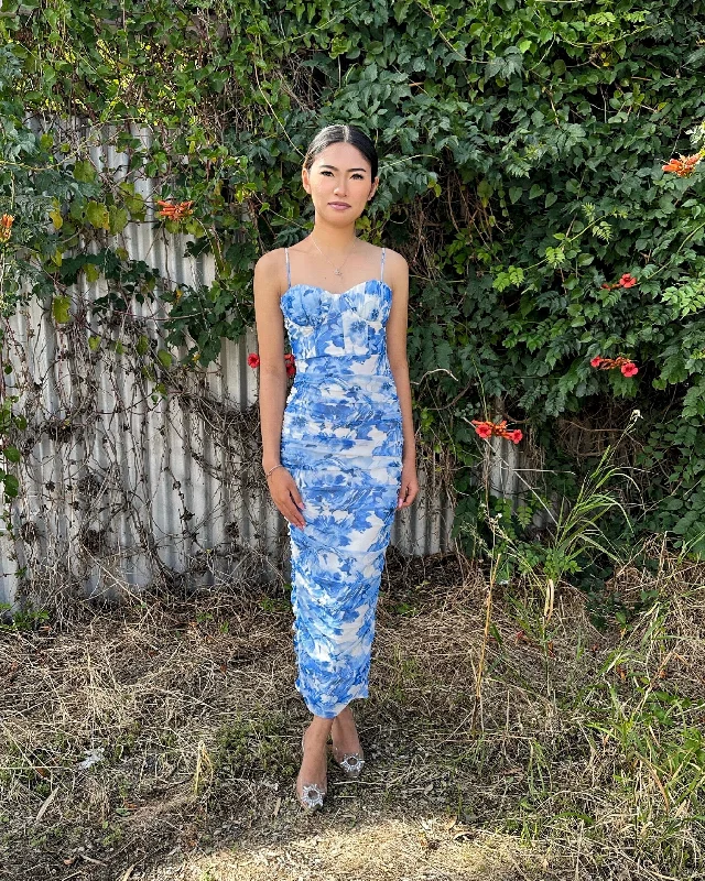 Midi dresses with metallic threads for a glamorous evening event LAURENT MIDI DRESS -BLUE FLORAL Midi dresses with metallic threads for a glamorous evening event LAURENT MIDI DRESS -BLUE FLORAL