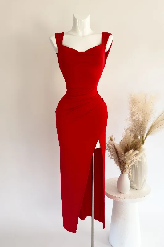 Midi dresses with patchwork patterns for a one - of - a - kind style Polly Midi Dress - Red Midi dresses with patchwork patterns for a one - of - a - kind style Polly Midi Dress - Red
