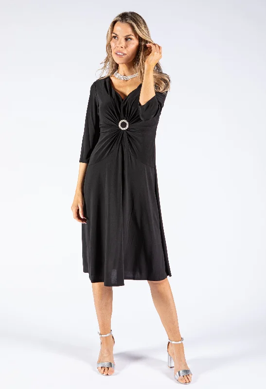 Midi dresses with ruffled sleeves for a more feminine and voluminous look Gathered Buckle Detail Dress Midi dresses with ruffled sleeves for a more feminine and voluminous look Gathered Buckle Detail Dress