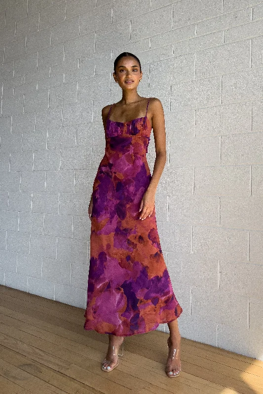 Maxi - inspired midi dresses with flowing fabrics for a beachy vibe Loren Floral Midi Dress Maxi - inspired midi dresses with flowing fabrics for a beachy vibe Loren Floral Midi Dress