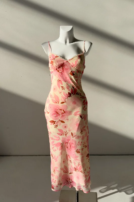 Midi dresses with gathered skirts for a full and flowing silhouette Libertee Floral Midi Dress Midi dresses with gathered skirts for a full and flowing silhouette Libertee Floral Midi Dress
