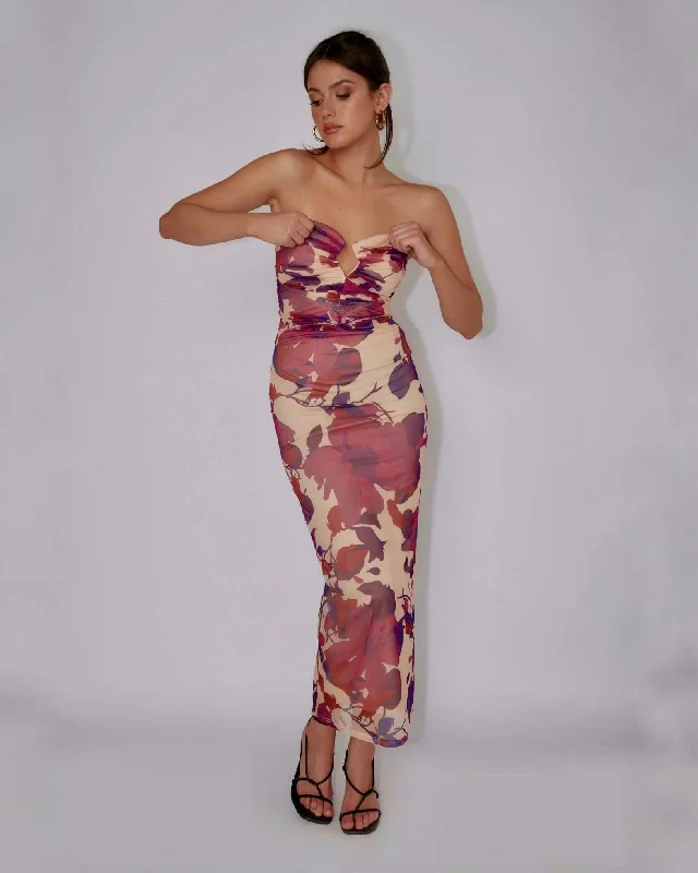 Midi dresses with pleated bodices for a classic and tailored look TALLULAN MAXI DRESS -PLUM Midi dresses with pleated bodices for a classic and tailored look TALLULAN MAXI DRESS -PLUM