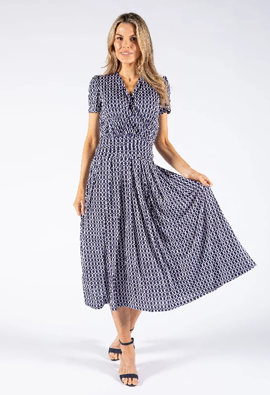 Midi dresses with ruffled sleeves for a more feminine and voluminous look Chain Print Dress Midi dresses with ruffled sleeves for a more feminine and voluminous look Chain Print Dress