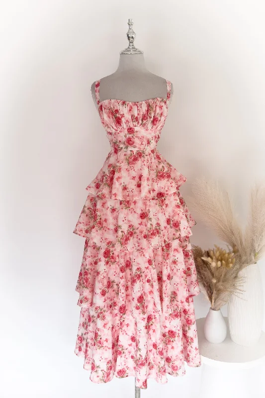 Midi dresses with animal prints for a bold and confident appearance Amoret Floral Maxi Dress Midi dresses with animal prints for a bold and confident appearance Amoret Floral Maxi Dress
