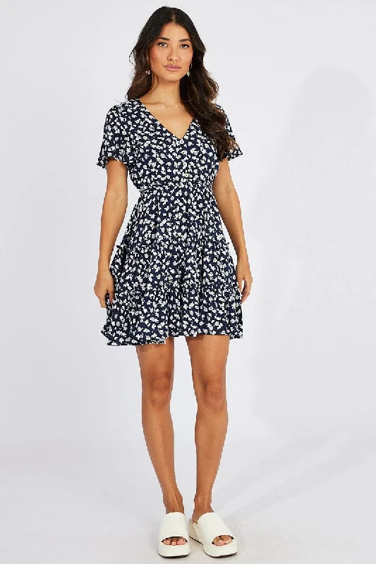 Mini Women Dress with a Short Hem for a Young and Trendy StyleBlue Ditsy Fit And Flare Dress V-neck Mini Mini Women Dress with a Short Hem for a Young and Trendy StyleBlue Ditsy Fit And Flare Dress V-neck Mini