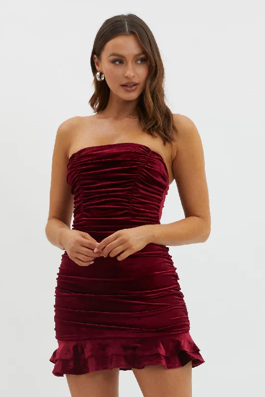 Mini Women Dress with a Short Hem for a Young and Trendy StyleHollyberry Ruched Velvet Mini Dress Mini Women Dress with a Short Hem for a Young and Trendy StyleHollyberry Ruched Velvet Mini Dress