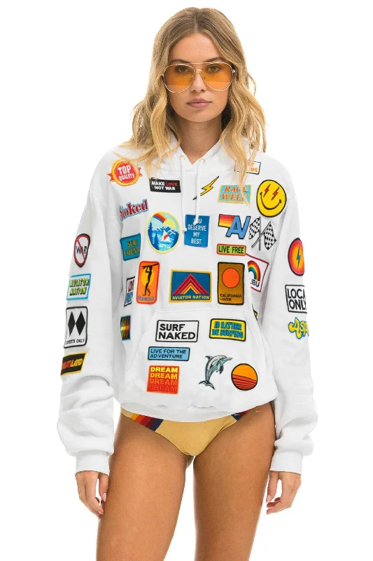 Women's fleece - lined hoodie with thumbholes for warmth in winterVINTAGE PATCH RELAXED PULLOVER HOODIE- WHITE Women's fleece - lined hoodie with thumbholes for warmth in winterVINTAGE PATCH RELAXED PULLOVER HOODIE- WHITE