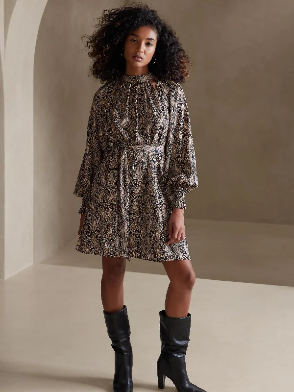 Maxi Women Dress with Floral Print for a Bohemian Vibe Maxi Women Dress with Floral Print for a Bohemian Vibe Cutout Mini Dress