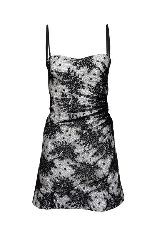 Long - Sleeve Women Dress in Velvet for a Luxurious Winter Look Long - Sleeve Women Dress in Velvet for a Luxurious Winter Look Dolce & Gabbana - Black Lace w/ White Lining Ruched Dress Sz 4 Long - Sleeve Women Dress in Velvet for a Luxurious Winter Look Long - Sleeve Women Dress in Velvet for a Luxurious Winter Look Dolce & Gabbana - Black Lace w/ White Lining Ruched Dress Sz 4