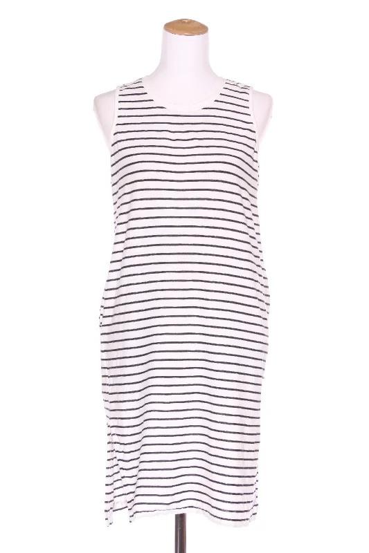 Halter Neck Women Dress to Show Off the Shoulders and Neckline Halter Neck Women Dress to Show Off the Shoulders and Neckline HUFFER "Poolside" stripe tank dress! 8 Halter Neck Women Dress to Show Off the Shoulders and Neckline Halter Neck Women Dress to Show Off the Shoulders and Neckline HUFFER "Poolside" stripe tank dress! 8