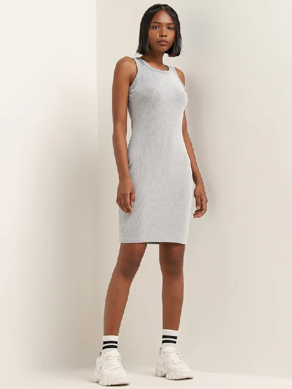 Ruffled Women Dress with Multiple Layers for a Playful and Girly Style Ruffled Women Dress with Multiple Layers for a Playful and Girly Style Studiofit Black & White Ribbed Bodycon Cotton Dress Ruffled Women Dress with Multiple Layers for a Playful and Girly Style Ruffled Women Dress with Multiple Layers for a Playful and Girly Style Studiofit Black & White Ribbed Bodycon Cotton Dress
