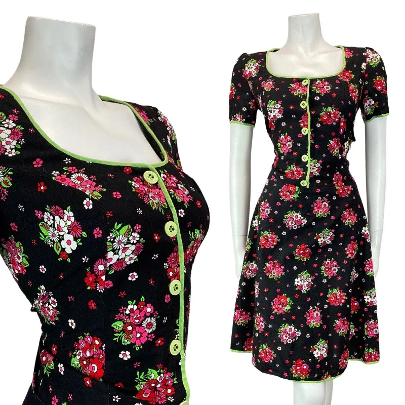Halter Neck Women Dress to Show Off the Shoulders and Neckline Halter Neck Women Dress to Show Off the Shoulders and Neckline VINTAGE 60s 70s BLACK PINK RED GREEN FLORAL BOUQUET SUMMER PRAIRIE MOD DRESS 10 Halter Neck Women Dress to Show Off the Shoulders and Neckline Halter Neck Women Dress to Show Off the Shoulders and Neckline VINTAGE 60s 70s BLACK PINK RED GREEN FLORAL BOUQUET SUMMER PRAIRIE MOD DRESS 10