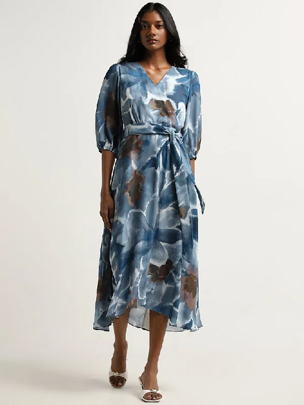 Backless Women Dress for a Sexy and Alluring Look at Evening Events Backless Women Dress for a Sexy and Alluring Look at Evening Events Wardrobe Dusty Blue Foliage Printed A-Line Dress with Belt Backless Women Dress for a Sexy and Alluring Look at Evening Events Backless Women Dress for a Sexy and Alluring Look at Evening Events Wardrobe Dusty Blue Foliage Printed A-Line Dress with Belt