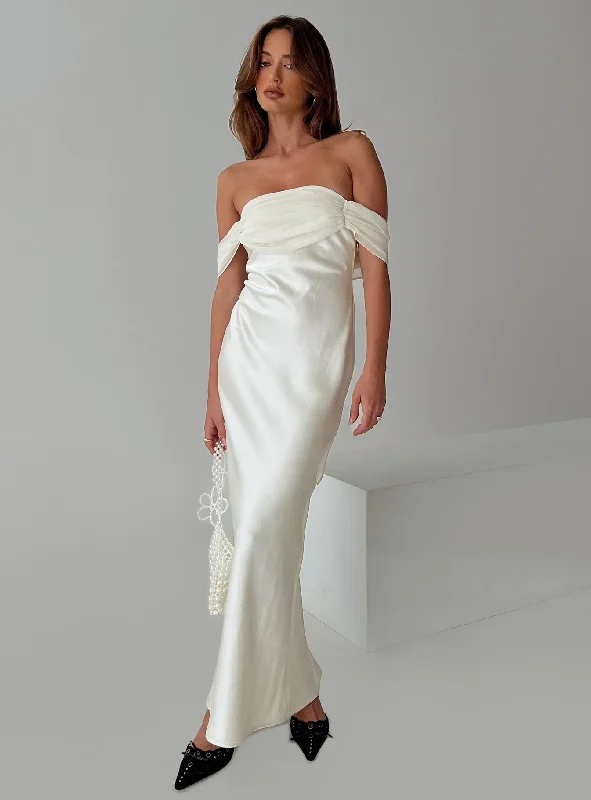 Maxi dresses with mesh panels for a sexy and trendy appearanceAdoration Maxi Dress Cream
