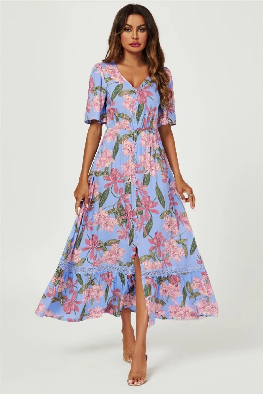 Maxi dresses with a gathered skirt for a voluminous and dramatic effectFloral Print Lace Detail Maxi Dress In Blue Maxi dresses with a gathered skirt for a voluminous and dramatic effectFloral Print Lace Detail Maxi Dress In Blue