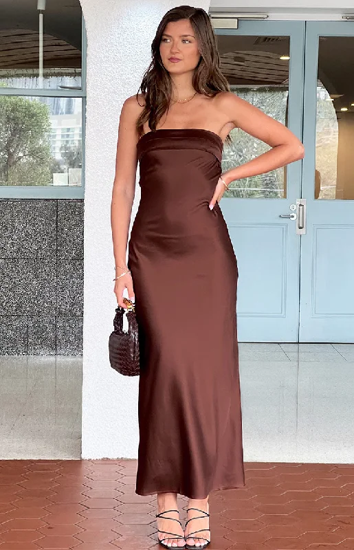 Maxi dresses with a V - neckline for a flattering and elongating shapeMaiah Brown Maxi Dress Maxi dresses with a V - neckline for a flattering and elongating shapeMaiah Brown Maxi Dress