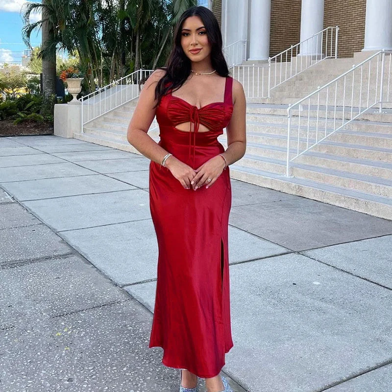 Maxi dresses with thin spaghetti straps for a delicate and feminine feelCut Out Lace Up Open Back Sleeveless Maxi Dress - Red Maxi dresses with thin spaghetti straps for a delicate and feminine feelCut Out Lace Up Open Back Sleeveless Maxi Dress - Red