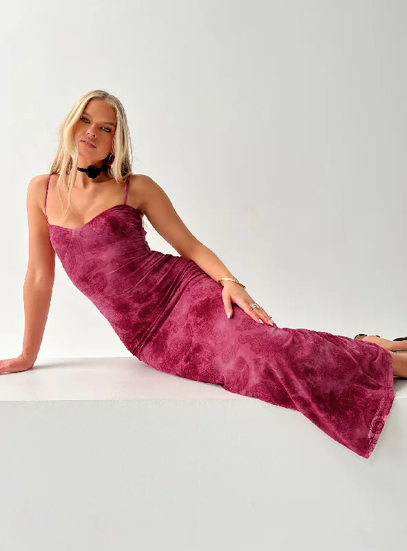 Maxi dresses with a ruffled neckline for a charming lookOrla Paisley Maxi Dress Burgundy Maxi dresses with a ruffled neckline for a charming lookOrla Paisley Maxi Dress Burgundy