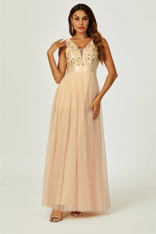 Maxi dresses with mesh panels for a sexy and trendy appearanceSequin Top V Neck Bridesmaid Maxi Dress In Gold Maxi dresses with mesh panels for a sexy and trendy appearanceSequin Top V Neck Bridesmaid Maxi Dress In Gold