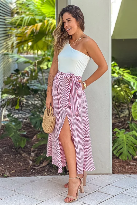 Maxi dresses with ribbed textures for a unique and tactile lookWhite And Red Striped Maxi Dress With Slit Maxi dresses with ribbed textures for a unique and tactile lookWhite And Red Striped Maxi Dress With Slit
