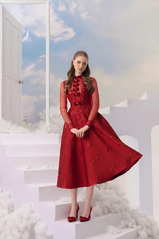Midi dresses with halter necks for a stylish and comfortable optionVelveta A-line Long Sleeved Brocade Midi Dress Midi dresses with halter necks for a stylish and comfortable optionVelveta A-line Long Sleeved Brocade Midi Dress