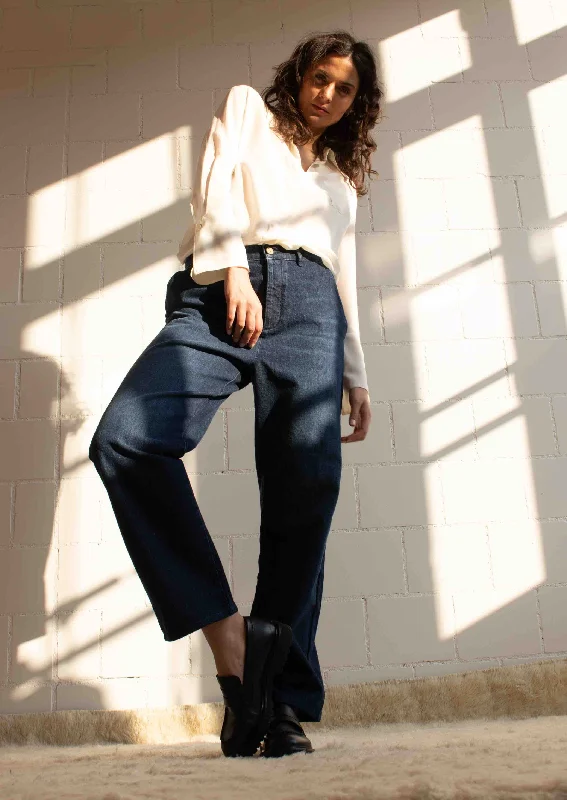Women's striped business pants Bootcut women jeans to complement various shoe styles Happy Haus Le Pantalon Chino in Bleu d'Été Women's striped business pants Bootcut women jeans to complement various shoe styles Happy Haus Le Pantalon Chino in Bleu d'Été