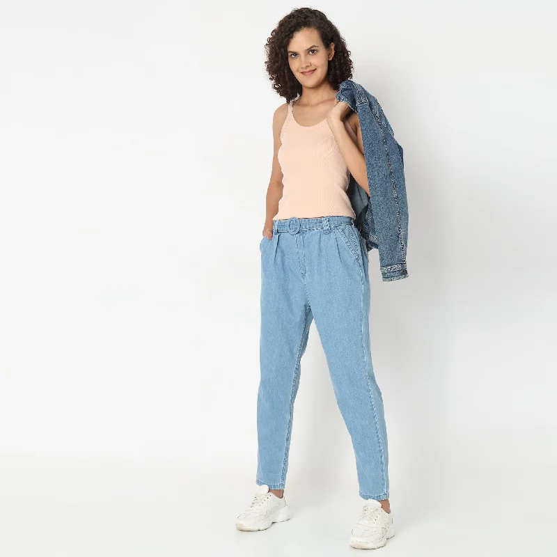 Women's unisex - style casual pants Ripped women jeans for a rebellious and fashion - forward style Regular Fit Jeans Women's unisex - style casual pants Ripped women jeans for a rebellious and fashion - forward style Regular Fit Jeans