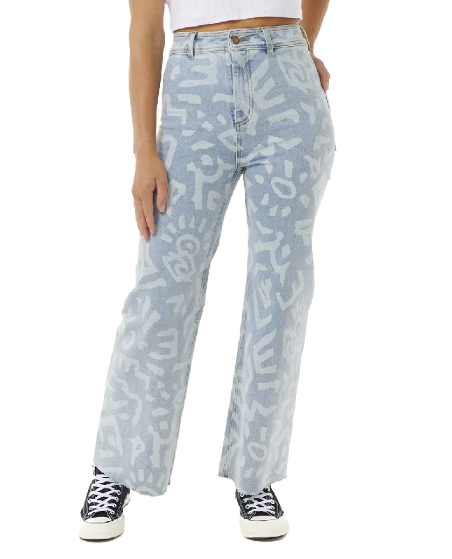 Women's flared office pants Ripped women jeans for a rebellious and fashion - forward style The Search Holiday Jeans in Light Blue Women's flared office pants Ripped women jeans for a rebellious and fashion - forward style The Search Holiday Jeans in Light Blue