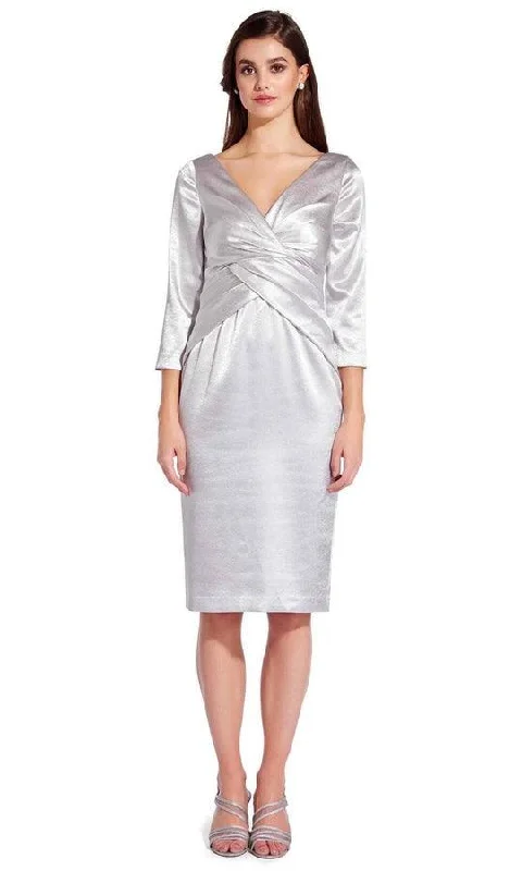 Bodycon dress with a halter neck​Adrianna Papell AP1E205746 Short 3/4 Sleeve Dress