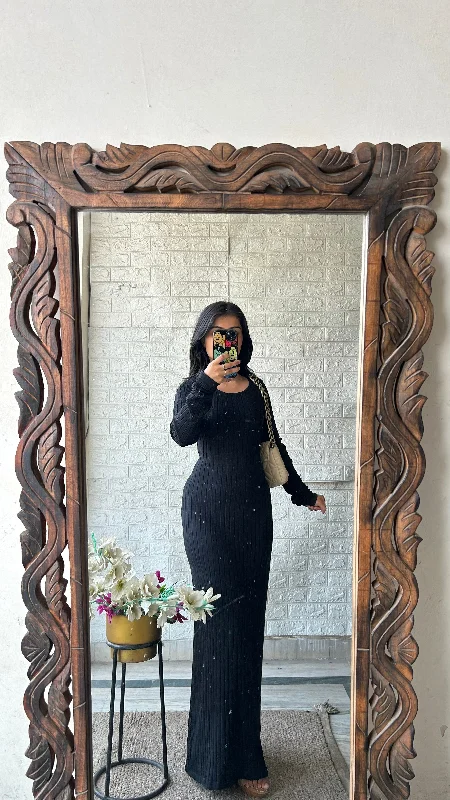 Bodycon dress with a flared skirt for a unique silhouetteClassy black 36-38 bust/l:52 Bodycon dress with a flared skirt for a unique silhouetteClassy black 36-38 bust/l:52