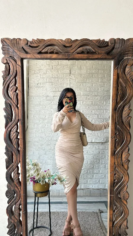 Bodycon dress with a thigh - high slit​Classy dress 34-36 bust/length:39