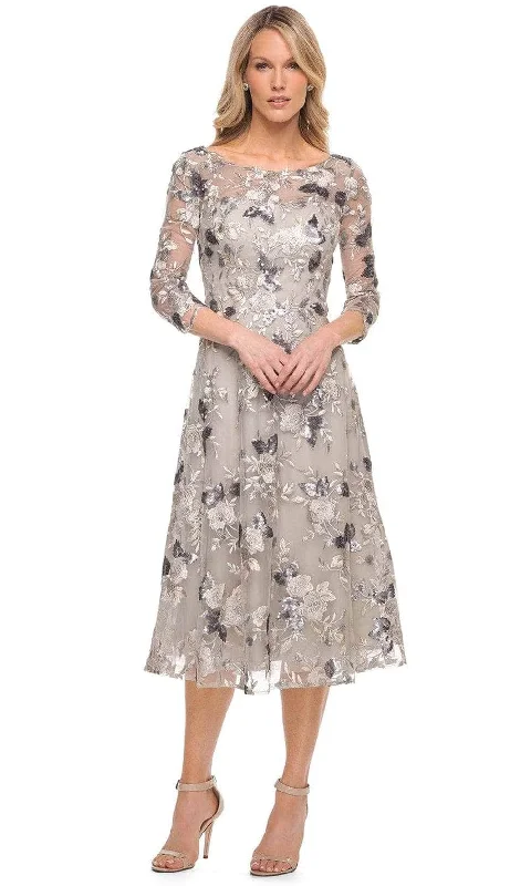 Mini cocktail dresses with a pleated bodice and a spaghetti - strap backLa Femme - Bateau Floral Lace Cocktail Dress 29988SC Mini cocktail dresses with a pleated bodice and a spaghetti - strap backLa Femme - Bateau Floral Lace Cocktail Dress 29988SC