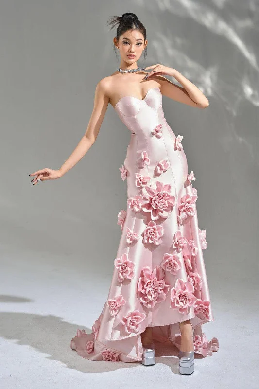 Party dresses with a unique neckline, like a sweetheart or square neckLa Fleur Asymmetric Sweetheart Neck Taffeta Maxi Dress Party dresses with a unique neckline, like a sweetheart or square neckLa Fleur Asymmetric Sweetheart Neck Taffeta Maxi Dress