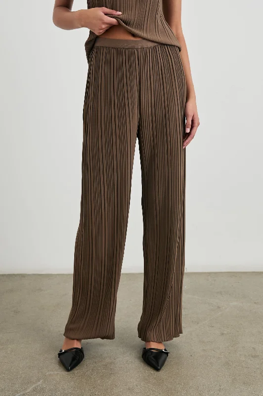 Wedding guest dresses with abstract prints and long trainsLIANA PANT - MOREL