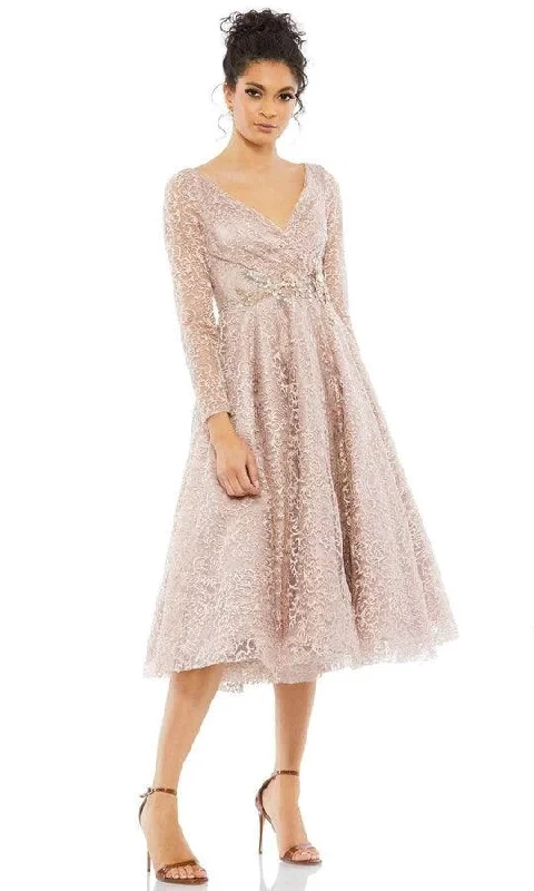 Cocktail dresses with a one - piece design and a statement bowMac Duggal 11218 Long Sleeve Lace Dress Cocktail dresses with a one - piece design and a statement bowMac Duggal 11218 Long Sleeve Lace Dress
