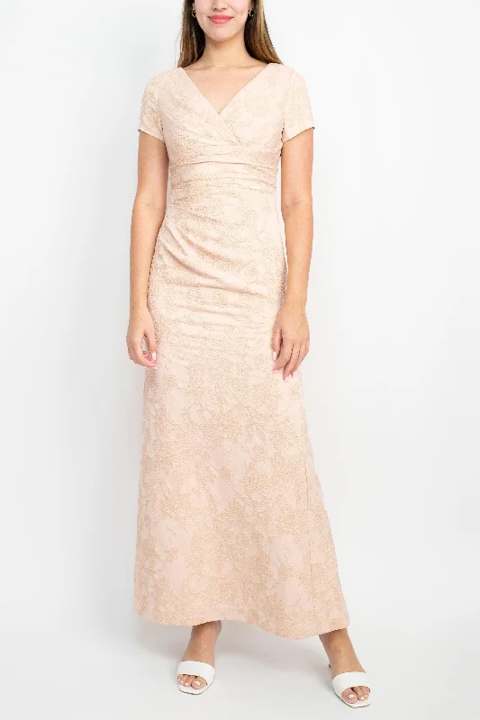Backless party dresses for a sexy and alluring appearanceAdrianna Papell AP1E209340 Long Short Sleeve Formal Dress Backless party dresses for a sexy and alluring appearanceAdrianna Papell AP1E209340 Long Short Sleeve Formal Dress