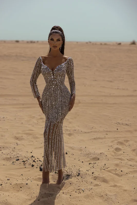Formal dresses with halter necks and lace - up backs for a stylish promChic and Holland MIDI1913