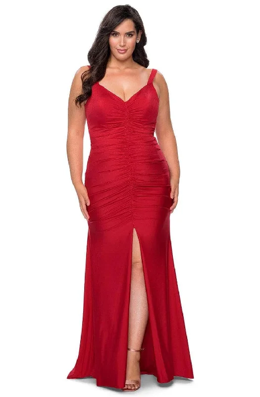 Prom dresses with pom - pom - decorated hems and cotton - blend fabrics for a playful and comfortable formal styleLa Femme - Ruched Jersey Trumpet Dress with Slit 29027SC