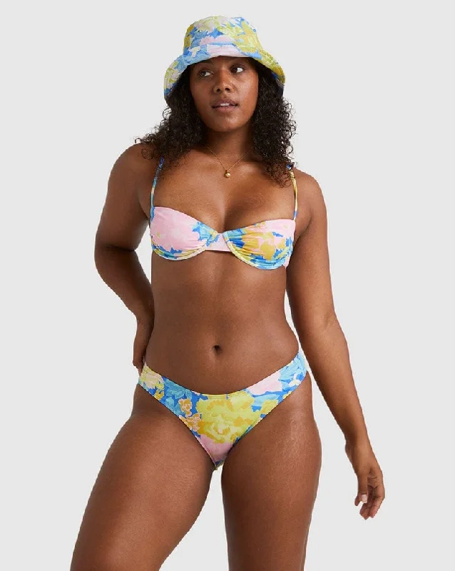 Women's Mesh - Inserted Swim Tops in Black for a Sexy and Modern Beach EnsembleCosmic Sirena Bra Women's Mesh - Inserted Swim Tops in Black for a Sexy and Modern Beach EnsembleCosmic Sirena Bra