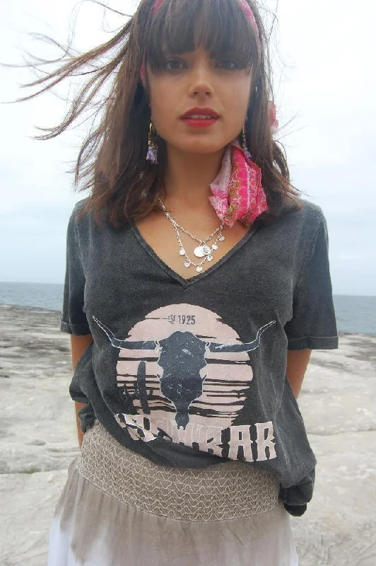 Mock - neck cover ups for a more modern and stylish silhouetteRefuge Denim T-Shirt LP823 V Neck Stretch Short Sleeve Mock - neck cover ups for a more modern and stylish silhouetteRefuge Denim T-Shirt LP823 V Neck Stretch Short Sleeve